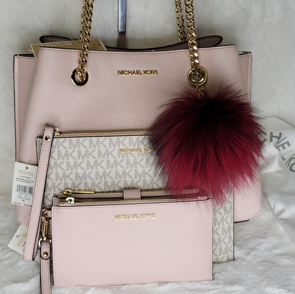 Michael Kors Handbags - 💋 NWT Michael Kors 4pcs SET DESIGNER SHOULDER PURSE BAG WALLET Wristlet Pom